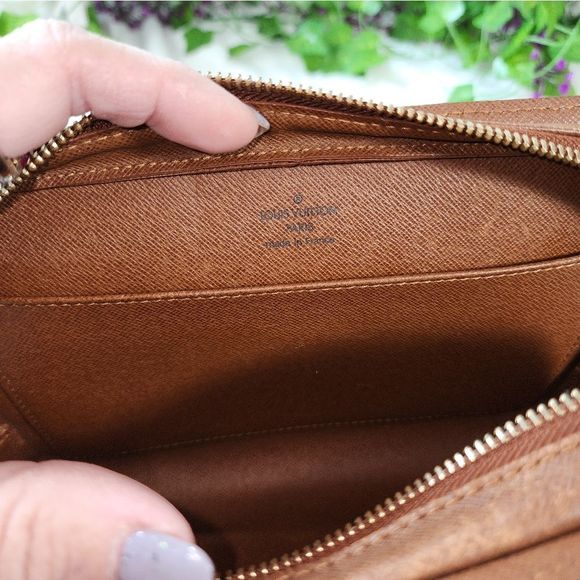 Authentic Louis Vuitton Monogram Orsay Clutch with Dust Bag - Picture 13 of 16